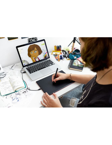 One by Medium graphic tablet Black